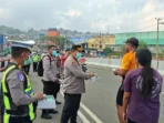 Kapolresta-Ambon-Bagikan-Masker-di-JMP Kapolresta-Ambon-Bagikan-Masker-di-JMP